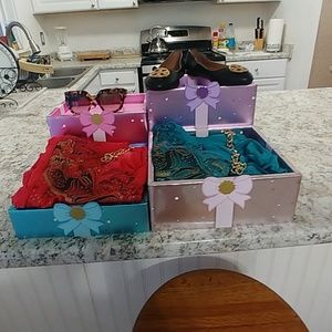 2 tops pair shoes sunglasses